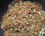 Foto langkah ke 3 dari resep Mie Goreng Sederhana.