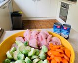Foto langkah ke 1 dari resep Indonesian yellow curry.
