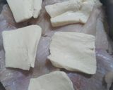 Foto del paso 5 de la receta: Aletas de raya con papas en salsa de cebolla a la cerveza negra