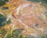 A picture of step 3 of Piyaz tamatar ki chutney.