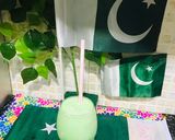 A picture of step 4 of Green ice cream shake.