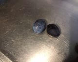 Une image de l'étape 1 de Salade de fruits du jardin au melon et raisins.