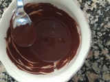 Helado casero fitness con chocolate y nueces