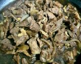 Foto langkah ke 3 dari resep Daging Sapi Saos Inggris.