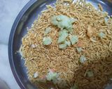 A picture of step 2 of Bhujiya chaat.