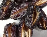 मावा ड्रायफ्रूट स्टफ्ड खजूर (Mawa dryfruit stuffed Khajoor recipe in Hindi) रेसिपी चरण 3 फोटो