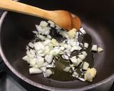 Une image de l'étape 7 de Soupe de pommes de terre et courgettes à la tomate.