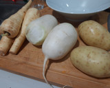 Foto del paso 1 de la receta: Crema de chirivía y manzana (Thermomix)
