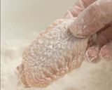 Hình bước làm 3 của món Cánh Gà Chiên Giòn Sốt Tương Kiểu Hàn Quốc