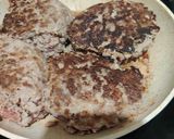 A picture of step 4 of Hamburger Steak (ハンバーグステーキ).