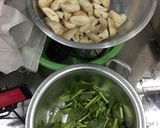 รูปขั้นตอนการทำที่ 3 ของ ต้มยำอกไก่น้ำใส