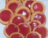 Foto del paso 4 de la receta: Galletitas De Vainilla Y Frutilla / Reinitas 👑