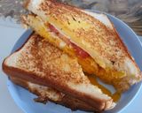 Foto langkah ke 9 dari resep Egg and Cheese Sandwich.