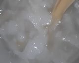 Foto langkah ke 1 dari resep Jelly coconut strowberry yougurt.
