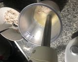 Foto del paso 3 de la receta Bizcocho integral con nueces en lekue en 5 minutos