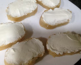 Foto del paso 6 de la receta: Montadito de queso Philadelphia con crujiente de alcachofa