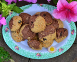 Foto del paso 4 de la receta: Galletitas de zanahoria y pasas de uva con harina de algarroba💕