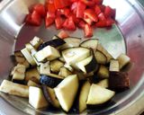 A picture of step 1 of Methi Baingan Tamatar Sabzi.