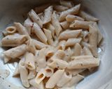 A picture of step 3 of Penne Pasta in White Sauce.