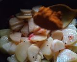 A picture of step 4 of Pickles chilli potatoes.
