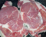 Foto del paso 4 de la receta: Bife de chorizo con salsa de champiñones y queso roquefort
