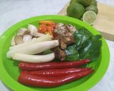Foto langkah ke 1 dari resep TomYum Udang Creamy Lezat.