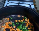 A picture of step 4 of Pineapple fried rice.