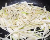 A picture of step 7 of Stir-Fried Eggs with Water Bamboo.