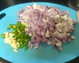 A picture of step 2 of Bread Upma.