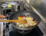 紅黃黑炒綠豆芽*萍姊的食譜步驟3照片