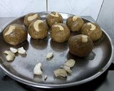A picture of step 11 of Sattu Ladoo.