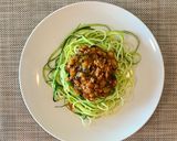 Foto del paso 6 de la receta: Espaguetis de zucchini en salsa boloñesa 🍝