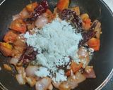 A picture of step 3 of Malvani prawns curry.