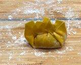 A picture of step 8 of Pork and prawn wonton soup.