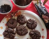 चोको चिप्स वाली चॉकलेट कूकीज़ (Choco chips wali chocolate cookies recipe in hindi) रेसिपी चरण 9 फोटो