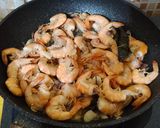Foto langkah ke 2 dari resep Oseng Udang Tahu Tempe.