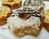 A picture of step 9 of Glazed doughnuts.