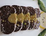 Pisztáciakrémes kókuszos kekszroládé recept fázis 1 fotója