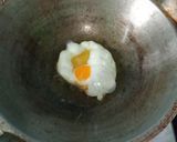 Foto langkah ke 1 dari resep Telur ceplok masak kecap.