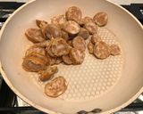 Foto del paso 2 de la receta: Guiso de arvejas con chorizo