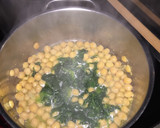 Foto del paso 4 de la receta: Garbanzos con espinacas