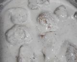 A picture of step 4 of Dahi Vada.