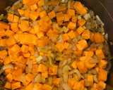 Foto del paso 1 de la receta: Sopa de verduras con camote