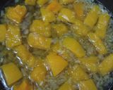 Foto langkah ke 3 dari resep Creamy Pumpkin Soup.