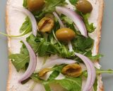 A picture of step 2 of Smoked salmon sandwich.