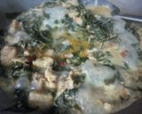 Foto langkah ke 4 dari resep Daun Singkong Rawon Sapi Pedas.