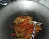 Foto langkah ke 4 dari resep *Acar timun wortel*.