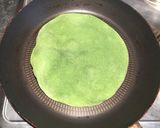 A picture of step 3 of Spinach veggies wrap.