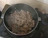 Hình bước làm 1 của món Thịt nạc đùi lợn nấu với nấm hương