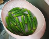 日式辣味涼拌秋葵（快速家常料理）的食譜步驟1照片
